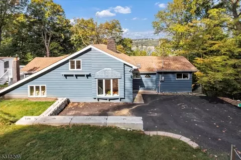 91 Hilltop Trl, Sparta, NJ 07871