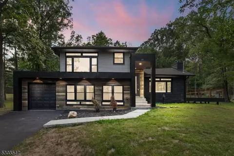 65 Old Stirling Rd, Warren, NJ 07059