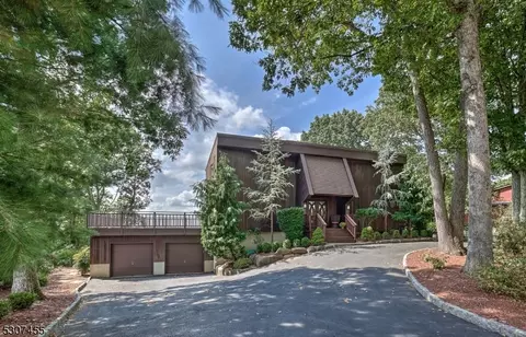 886 Sunset Rdg, Bridgewater, NJ 08807