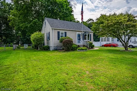 20 Frank St, Mine Hill, NJ 07803