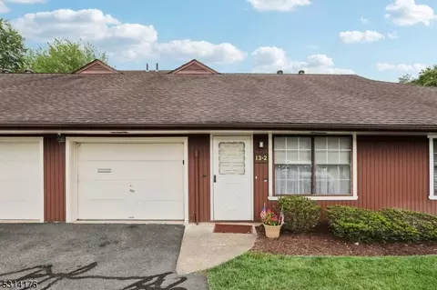 13 Tamaron Dr # -2, Waldwick, NJ 07463