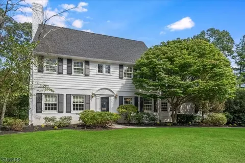 24 Canterbury Ln, Westfield, NJ 07090
