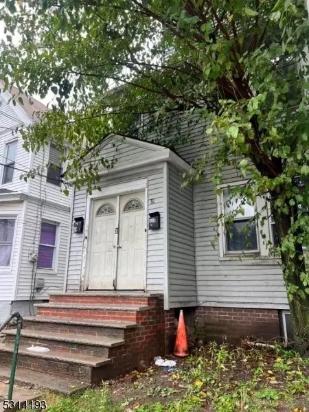 81 Elmwood Ave, Irvington, NJ 07111