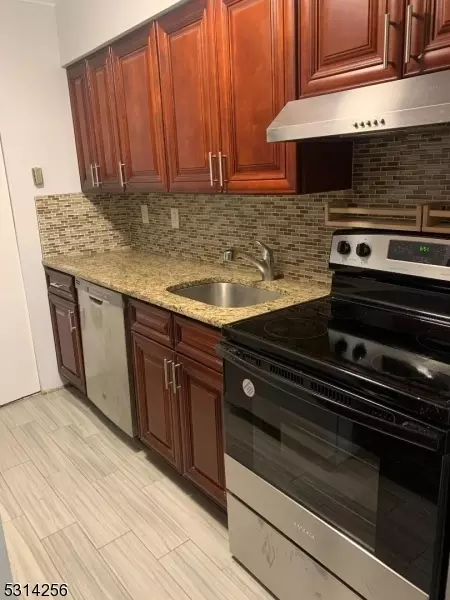 2350 State Route 10 #22, Morris Plains, NJ 07950