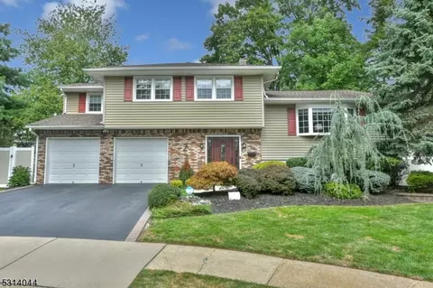 2 Scott Ct, Emerson, NJ 07630
