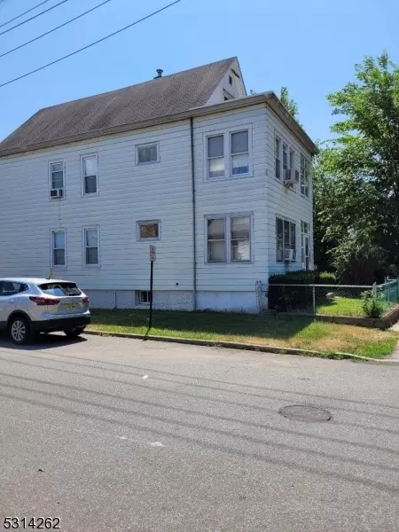 437 River Dr, Elmwood Park, NJ 07407