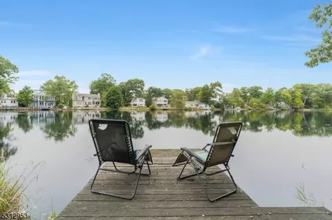 90 Upper Rainbow Trl, Denville, NJ 07834