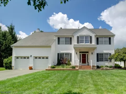 17 Cooper Dr, Roxbury Twp, NJ 07852