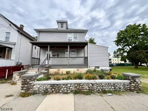 18 Perry St, Dover, NJ 07801 photo 1