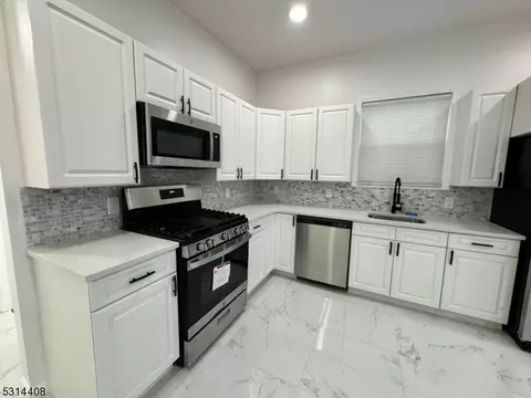 500 S 12th St, Newark, NJ 07103