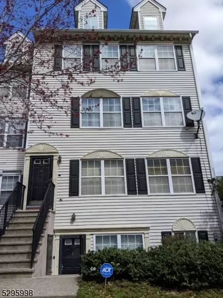 145 W Market St, Newark, NJ 07103