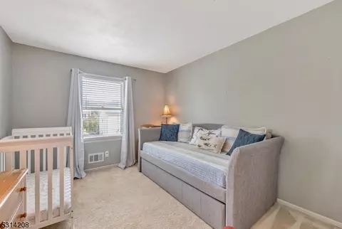 11 Amherst Ct, Wayne, NJ 07470 photo 24