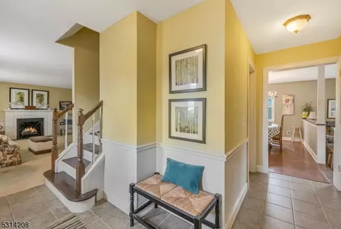 11 Amherst Ct, Wayne, NJ 07470 photo 4