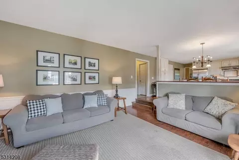 11 Amherst Ct, Wayne, NJ 07470 photo 7
