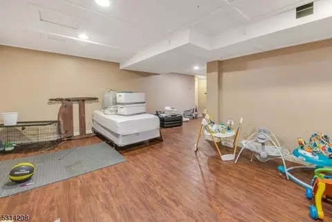 11 Amherst Ct, Wayne, NJ 07470 photo 26