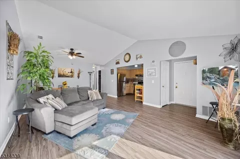 92 Westchester Ter, Annandale, NJ 08801