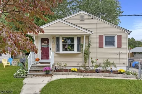 2 Peyser St, Woodbridge Twp, NJ 07095