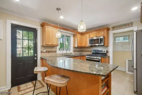 29 Princeton St, Maplewood, NJ 07040