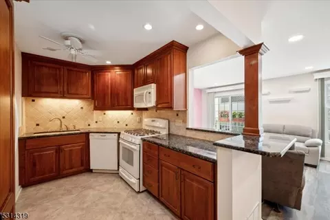 71 Jamestown Rd, Basking Ridge, NJ 07920