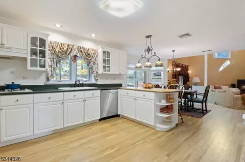 33 E Logan Rd, Randolph, NJ 07869 photo 15