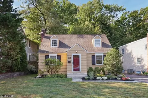 601 Sherwood Pkwy, Mountainside, NJ 07092
