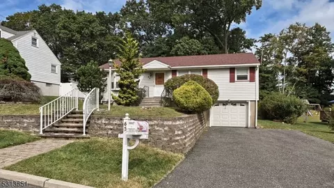 65 School St, North Haledon, NJ 07508