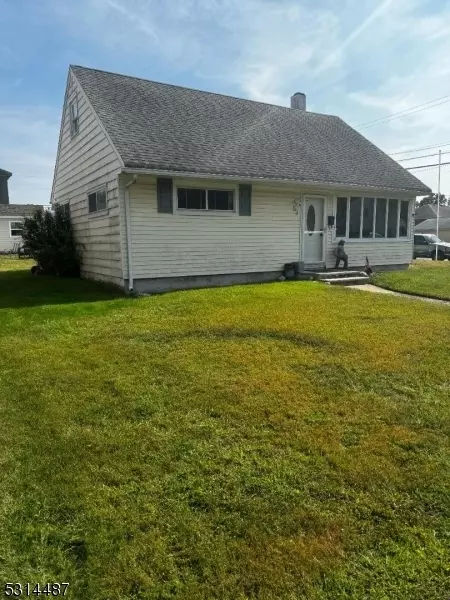 53 Greene Ave, Totowa, NJ 07512