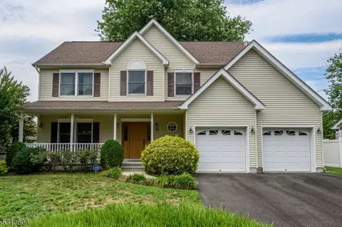 18 Wayside Dr, Brick Twp, NJ 08724