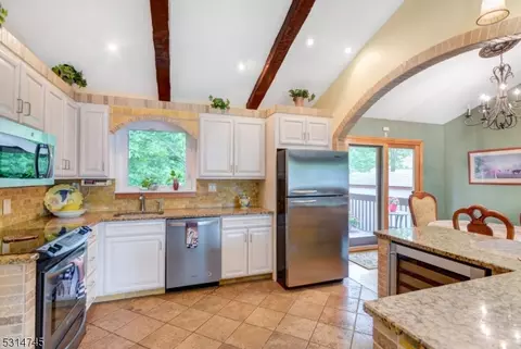 41 Hemlock Ter, Springfield, NJ 07081 photo 10