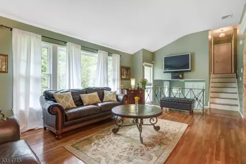 41 Hemlock Ter, Springfield, NJ 07081 photo 8