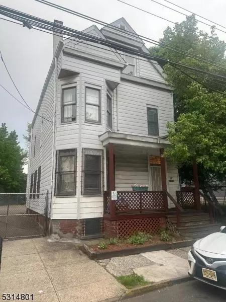 74 S 8th St, Newark, NJ 07107