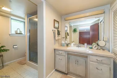 467 Alps Rd, Wayne, NJ 07470 photo 19