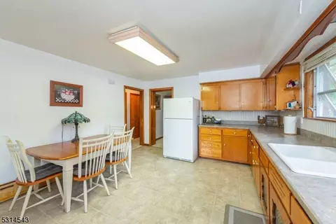 467 Alps Rd, Wayne, NJ 07470 photo 4