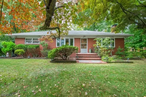 467 Alps Rd, Wayne, NJ 07470 photo 2