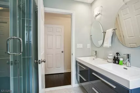 18 Grenada Pl, Montclair, NJ 07042 photo 32
