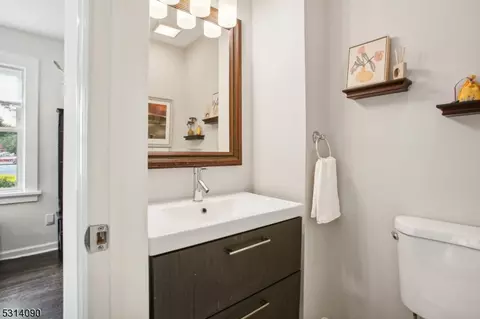18 Grenada Pl, Montclair, NJ 07042 photo 17