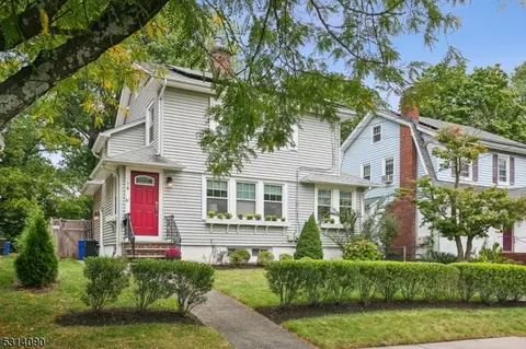 18 Grenada Pl, Montclair, NJ 07042 photo 2