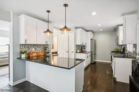 18 Grenada Pl, Montclair, NJ 07042 photo 10