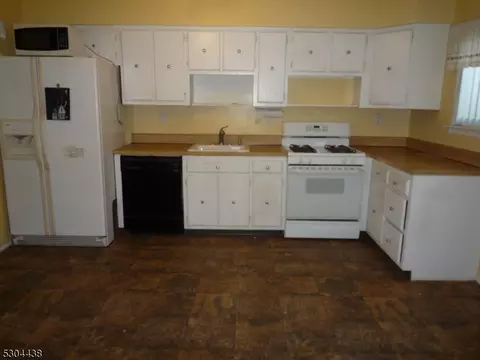 898 B Merritt Dr, Hillsborough, NJ 08844