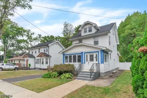 121 W 8th Ave, Roselle, NJ 07203