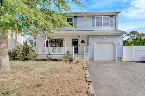 214 Melrose Ave, Middlesex, NJ 08846