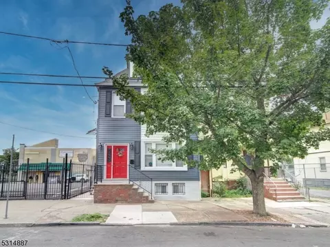 141 S 11th St, Newark, NJ 07107