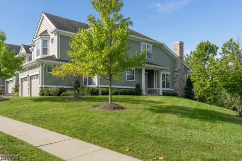 19 Indigo Rd, Hackettstown, NJ 07840