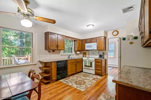 17 Jay Dr, Randolph, NJ 07869 photo 5