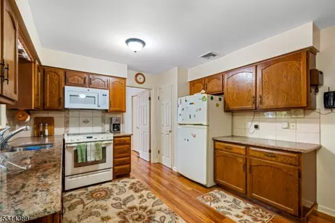 17 Jay Dr, Randolph, NJ 07869 photo 7