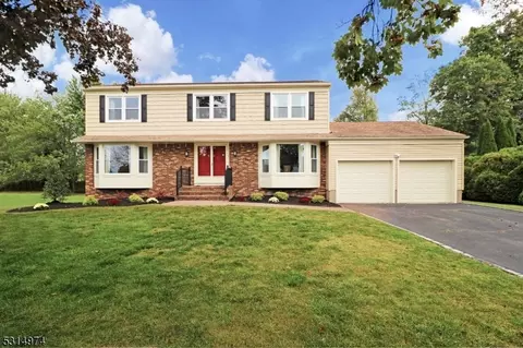 33 Tilden Dr, East Hanover, NJ 07936
