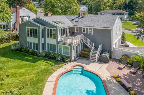27 Penwood Dr, New Providence, NJ 07974