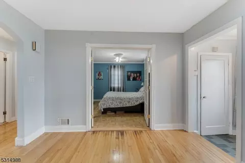 12 Coldevin Rd, Clark, NJ 07066 photo 19