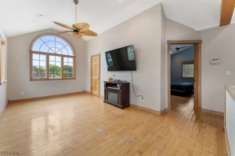 12 Coldevin Rd, Clark, NJ 07066 photo 24