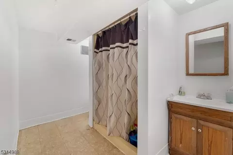 12 Coldevin Rd, Clark, NJ 07066 photo 36